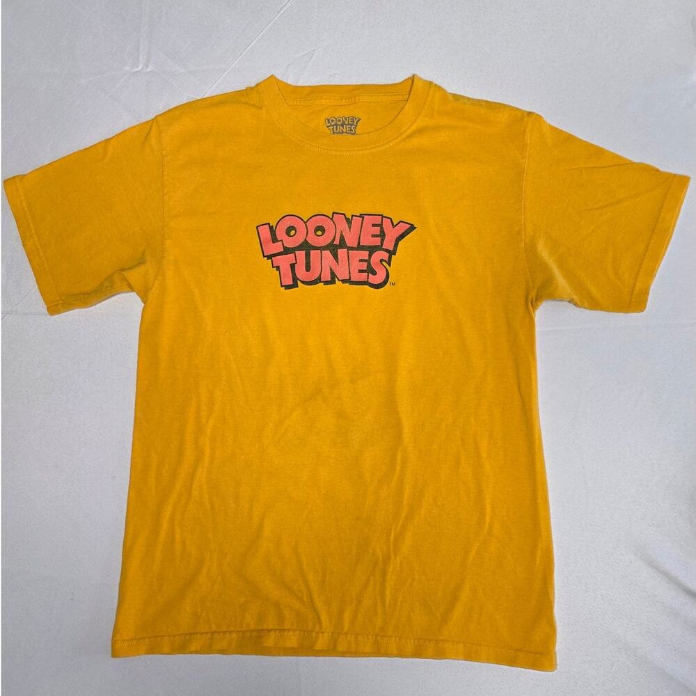Looney Tunes yellow t-shirt Size M